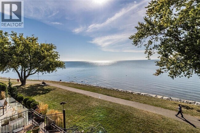 Building Photo - 2082 Waters Edge Dr