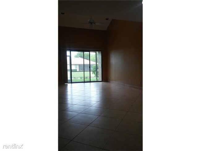 Building Photo - 1677 Cypress Pointe Dr