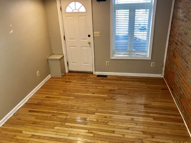 Foto del edificio - Charming 2Bed/1.5Bath in Canton's Neighbor...