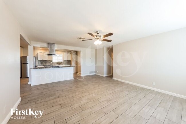 Building Photo - 13642 N 31st Dr
