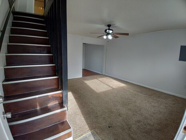 Foto del edificio - 360 Sneed Hill Rd