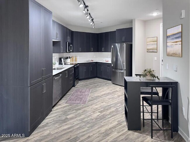 Foto del edificio - 4949 N 7th St