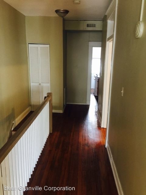 Building Photo - 117 S Stafford Ave