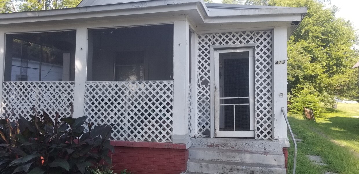 Primary Photo - 419 3rd Ave SW