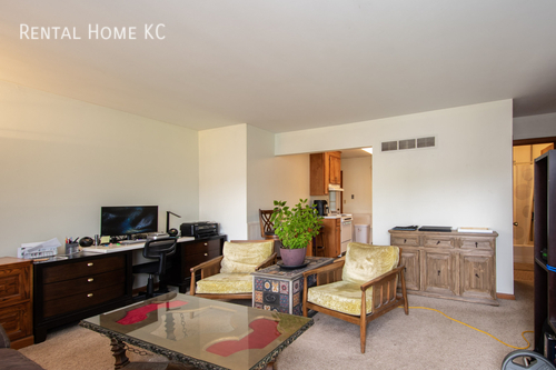 Foto del edificio - 2-bed 1-bath Raised Ranch duplex #8430