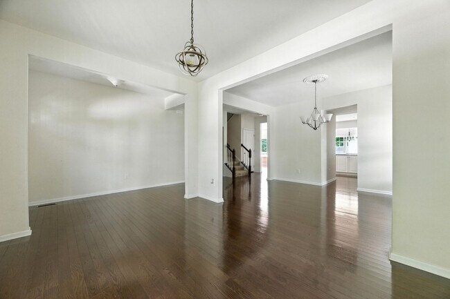 Foto del edificio - 8120 Fairmont Dr