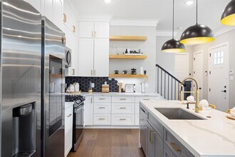 Building Photo - 7033 Avenue L