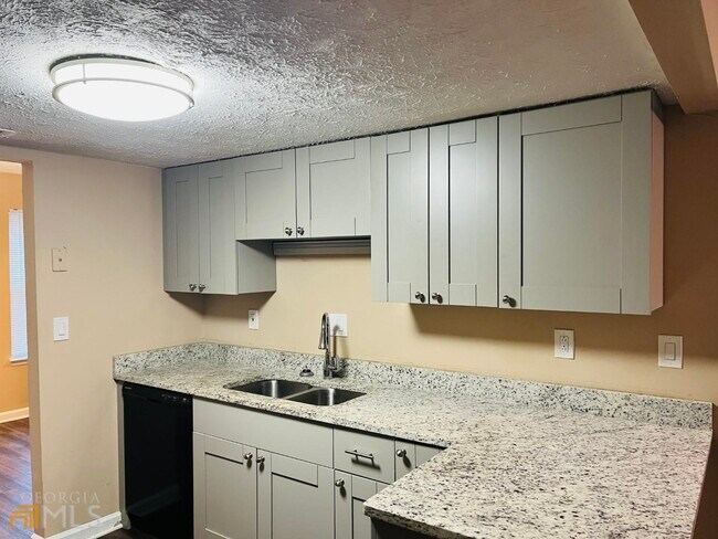 Foto del edificio - 6527 River Park Dr