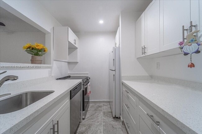 Building Photo - 10500 SW 108th Ave