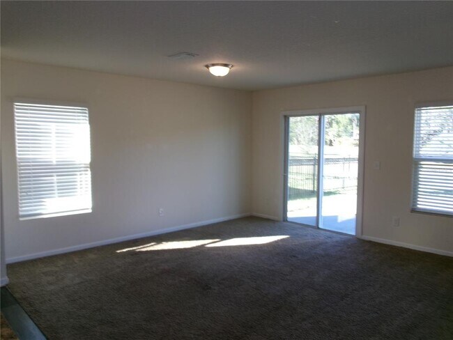 Building Photo - 137 Fairway Ct