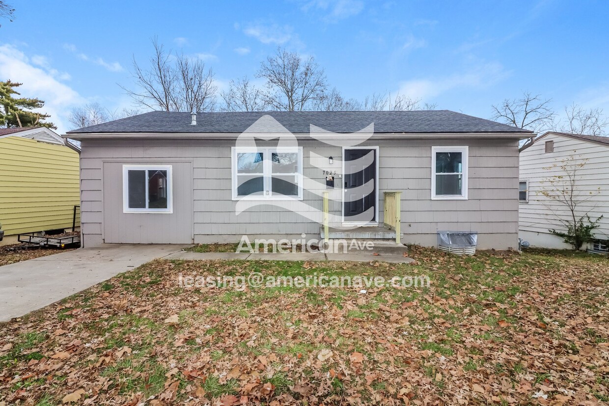 Primary Photo - 7025 Monroe Ave