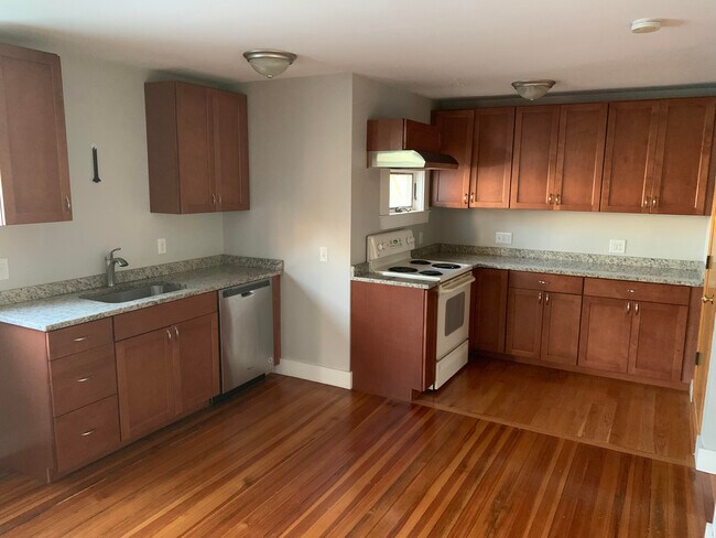 Building Photo - 35-2 Joseph St