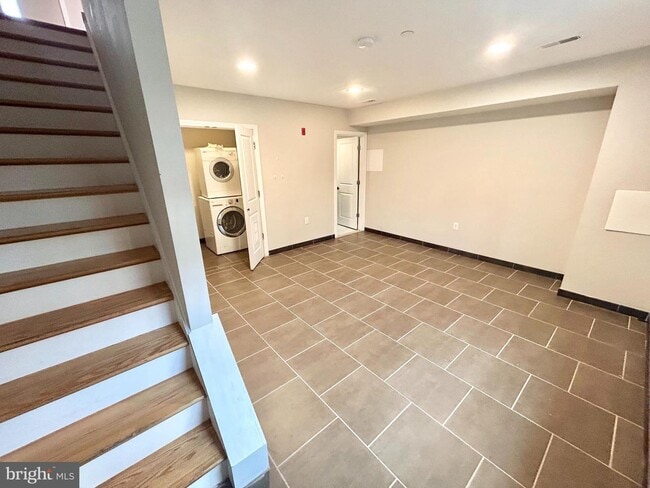 Building Photo - 426b N 40th St