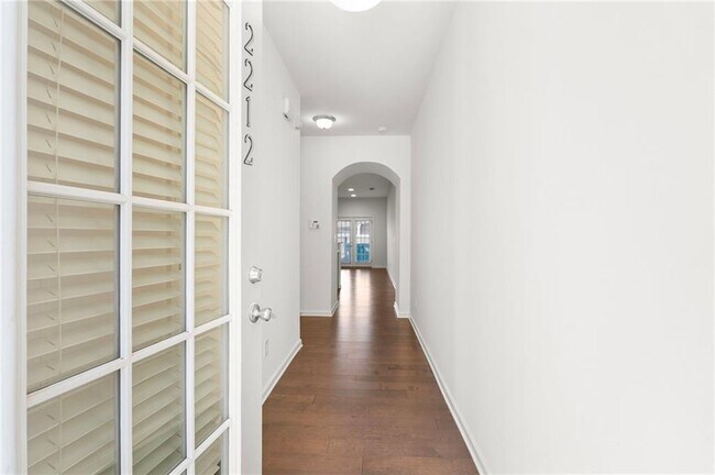 Foto del edificio - 2212 Triple Crown Ln