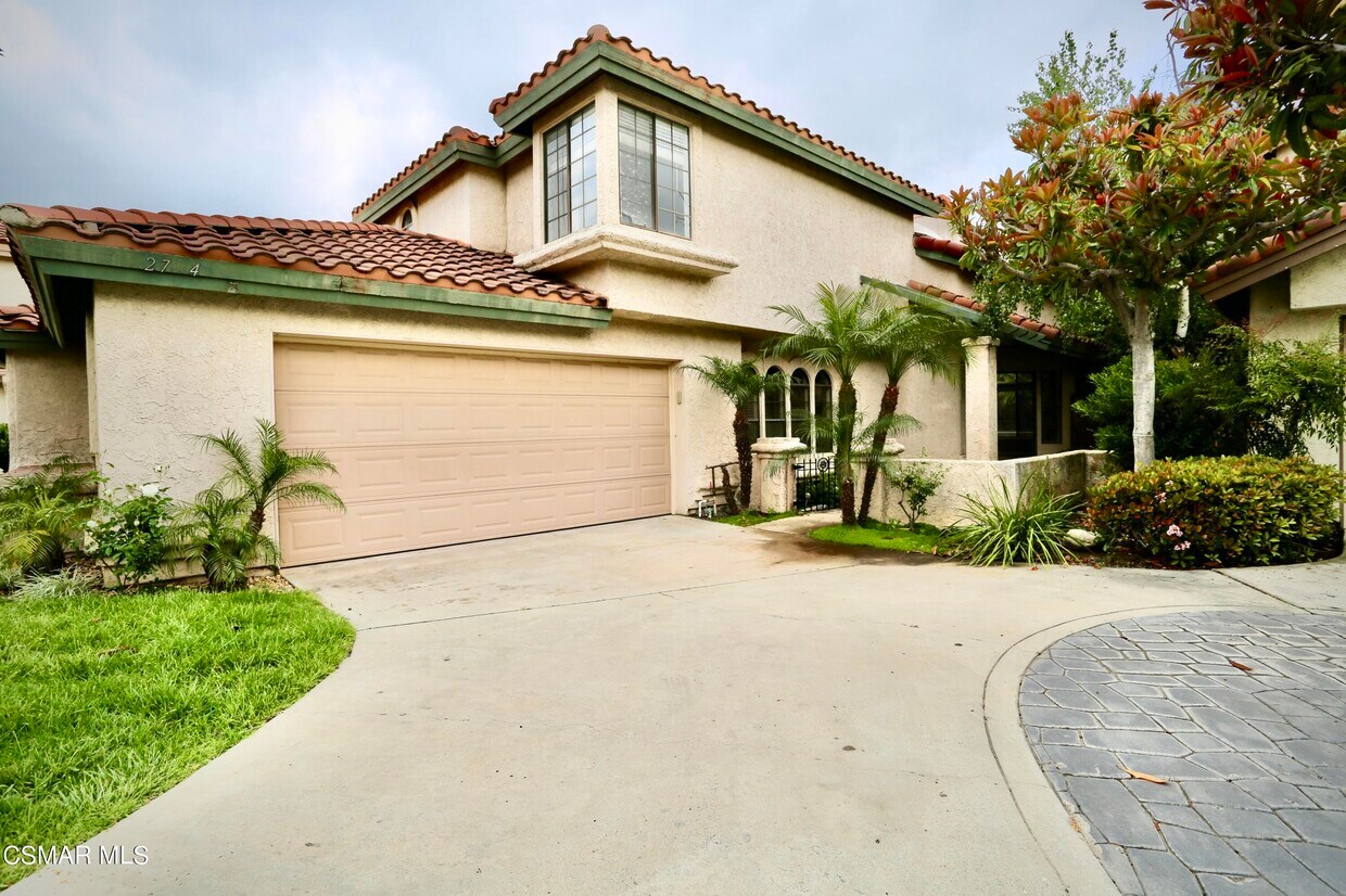 Primary Photo - 2704 Simi Hills Ln