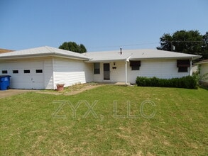 Building Photo - 4829 S Lawton Ave