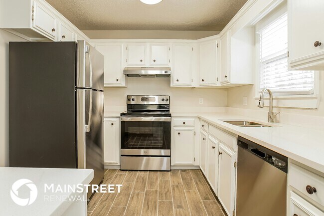 Foto del edificio - 160 Oak Forest Dr