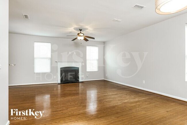 Building Photo - 4131 White Kestrel Dr