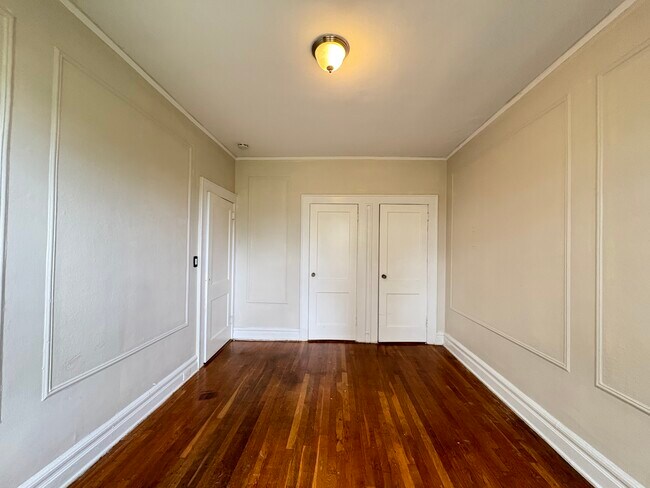 575 Mt Prospect Ave 402 - 570 Mount Prospect Ave