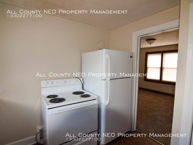 Building Photo - Amazing Duplex in Barberton