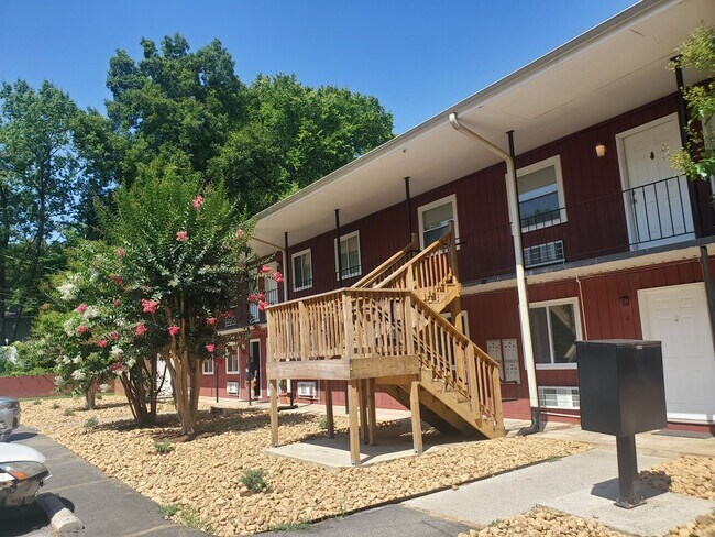 Foto del edificio - "Bright & Spacious 1BR/1BA with Open Conce...