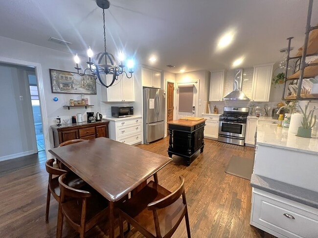 Foto del edificio - Furnished 2/2 Home in Crestview 3-12 month lease terms available