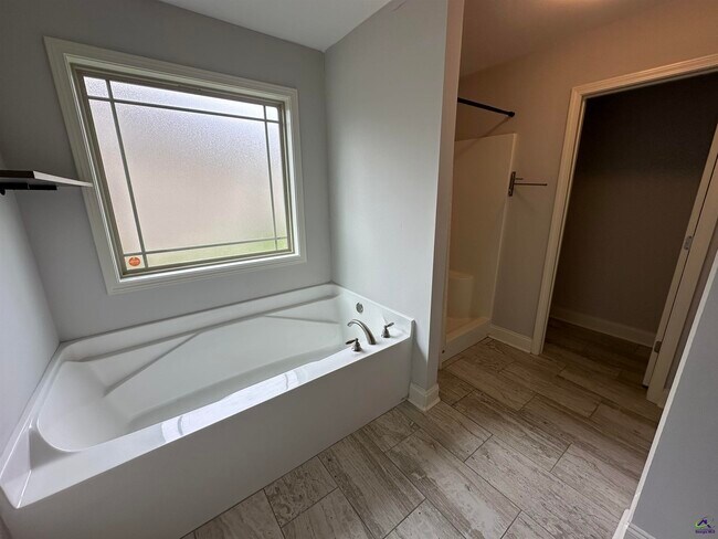 Foto del edificio - 137 Worchester Cir