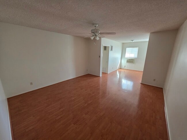 Building Photo - The Cloister Apartments