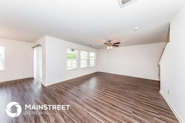 Foto del edificio - 990 Hawthorn Ln
