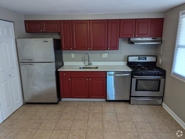 Building Photo - 1026 Fredonia Ct