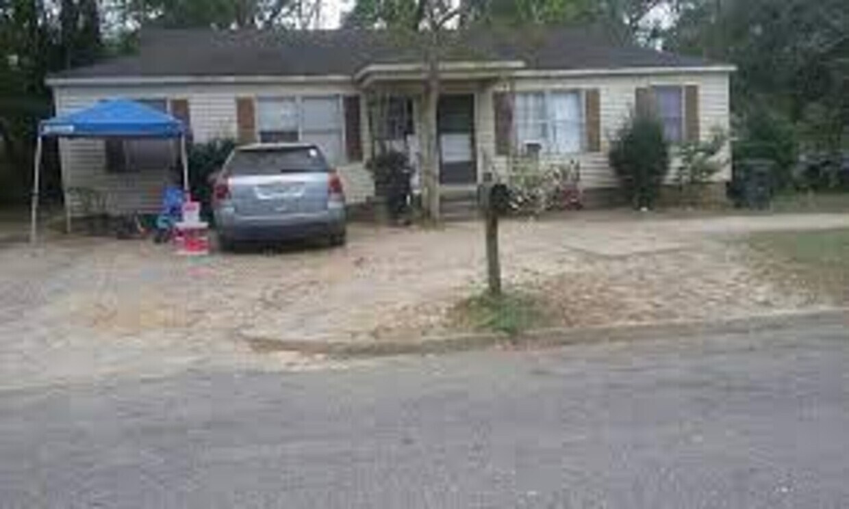 1103 St Unit 2, Dothan, AL 36303 Condo for Rent in Dothan, AL