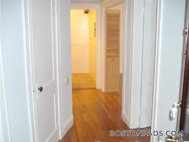 Building Photo - 137 Park Dr