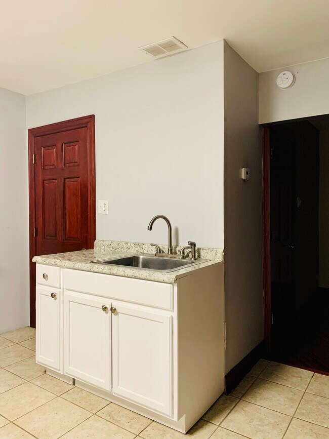 Kitchen - 1831 S Allport St