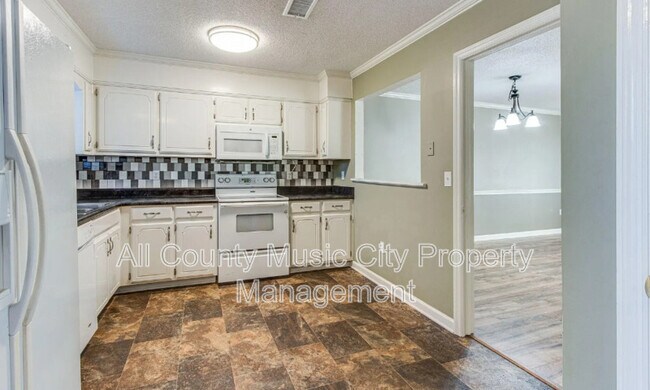 Foto del edificio - 755 E Northfield Blvd