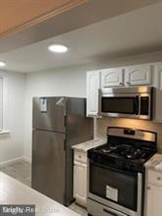 Building Photo - 3 br, 1.5 bath House - 340 Westmont Drive