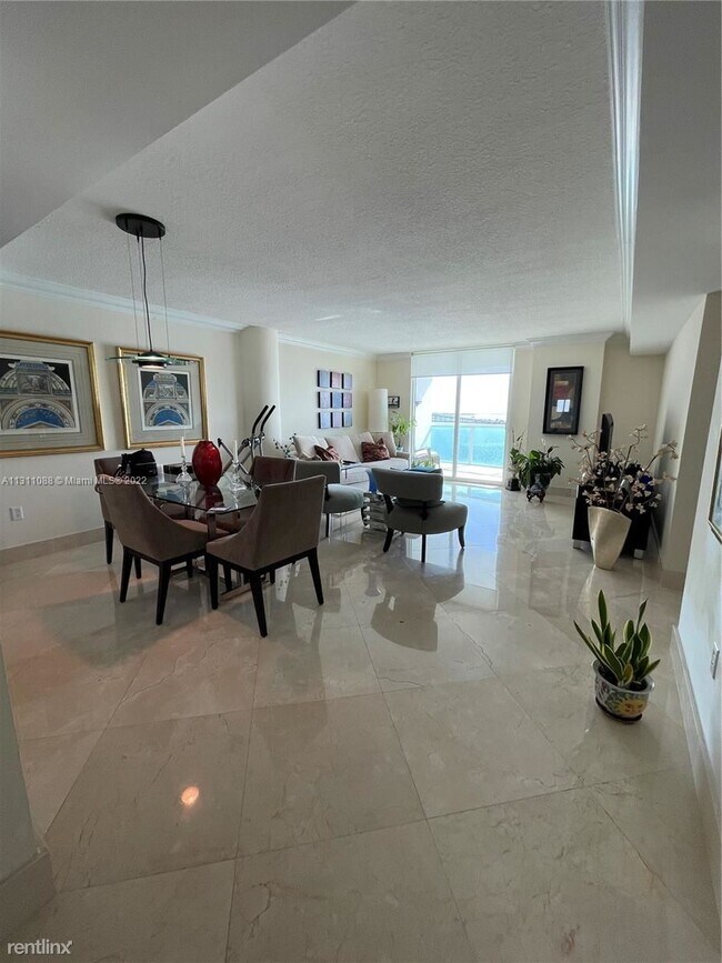 Building Photo - 2 br, 2 bath Condo - 2101 Brickell Ave Apt...