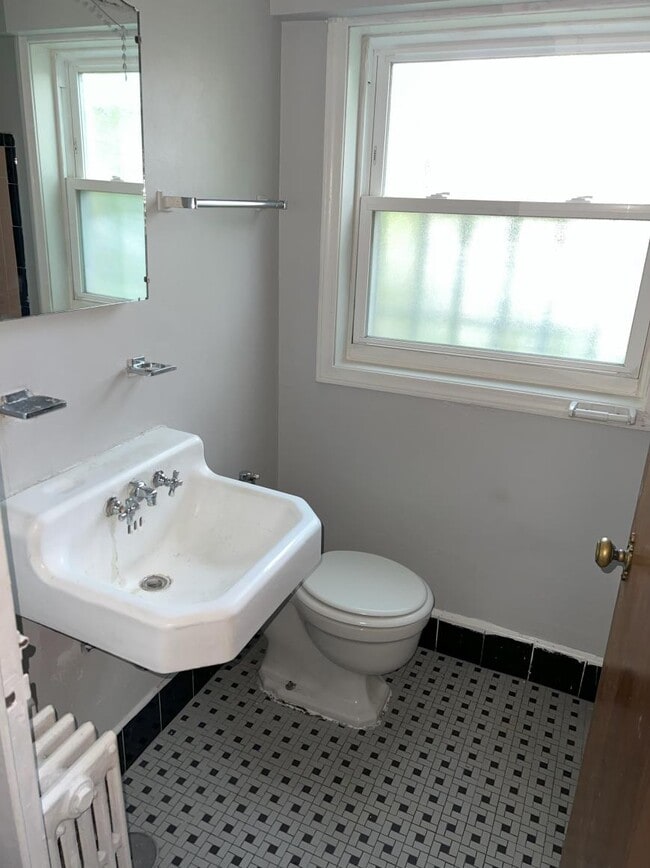 Building Photo - 0 bedroom in Chicago IL 60626