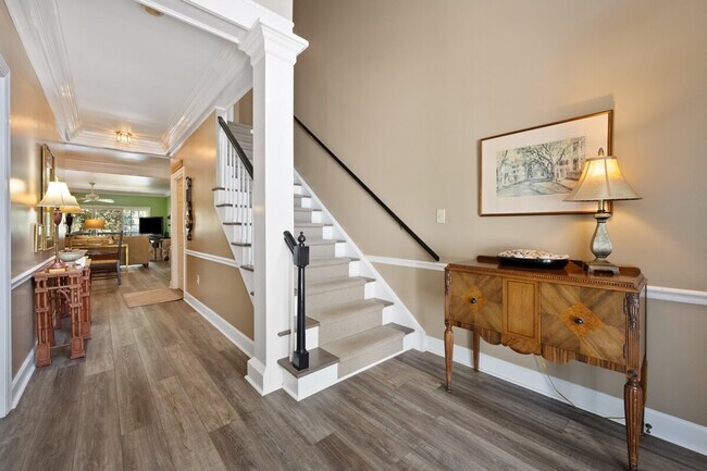 Building Photo - 723 Bonnyneck Dr