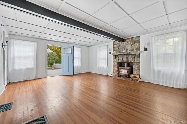 Building Photo - 1302 NY-22