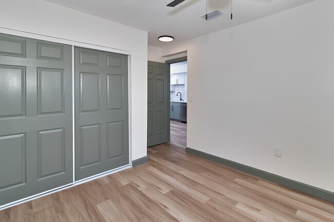 Building Photo - 508 91st Ave N