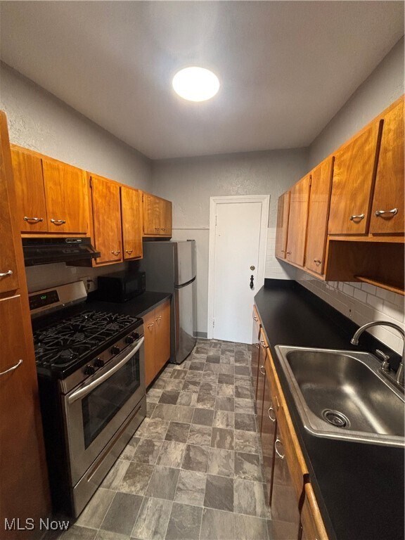 Foto del edificio - 9907 Lake Ave