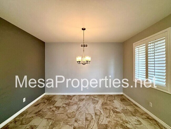 Foto del edificio - 13681 Nova Ln