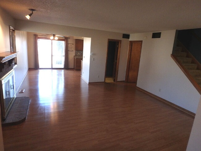 Building Photo - 3418 SE Walnut Dr