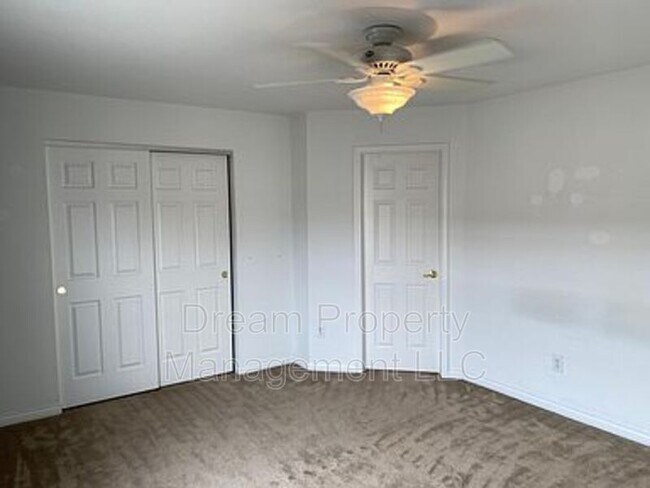 Building Photo - 3057 Armory Dr