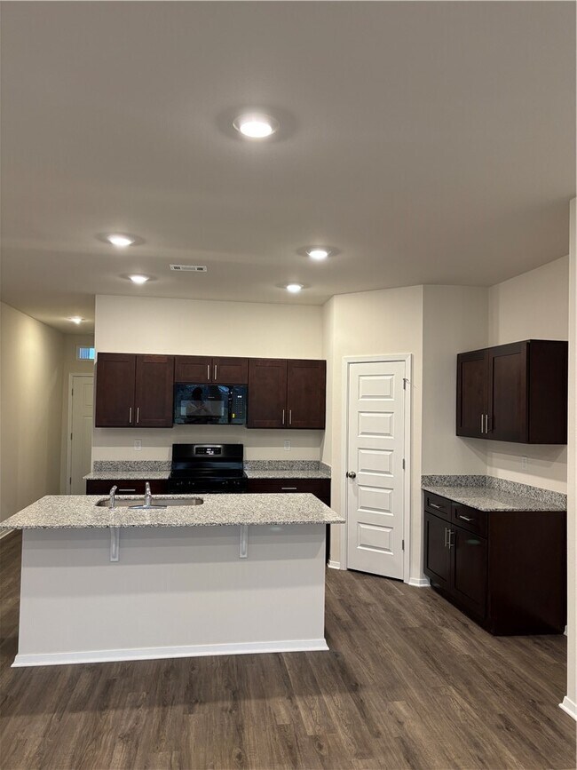 Foto del edificio - 6608 NW Altus St