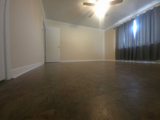 Foto del edificio - Charming 3-Bedroom Home for Rent – Spacious Backyard & Quiet Neighborhood!