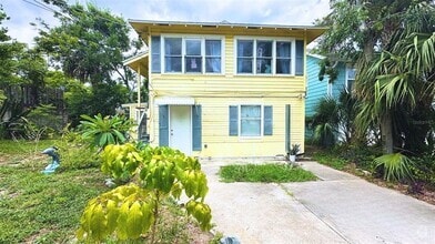 Building Photo - 407 Poinsettia Rd
