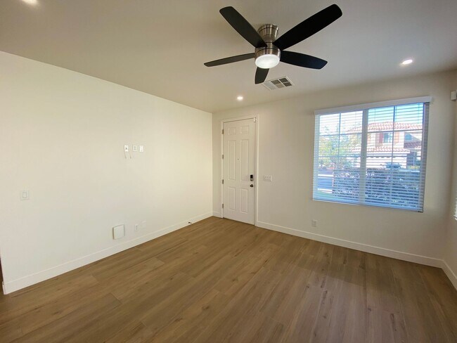Foto del edificio - Beautiful single story in the Southwest! Quiet, secluded, and gated Sequoia community with park!