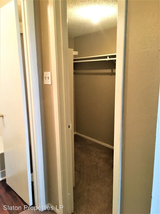 Building Photo - 2 br, 2 bath Apartment - 1355 Woodrow Road