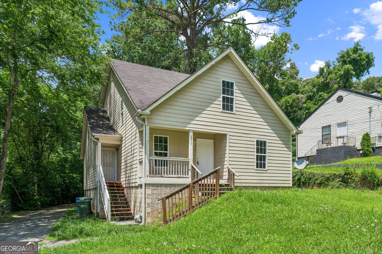 Foto principal - 2045 Baker Rd NW